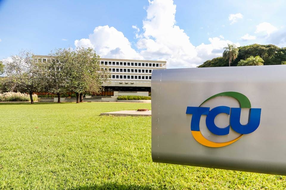 Governo fez pagamento antecipado de R$ 24 milhões. Contrato foi fechado por consultores sem cargo no governo (Foto: Metrópoles)