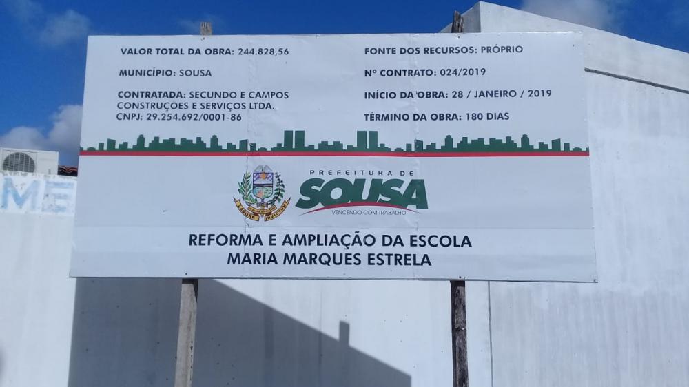 Num cenário de descaso e abandono, Prefeitura de Sousa inicia ano letivo com escola sem janela, iluminação e entulhos na calçada