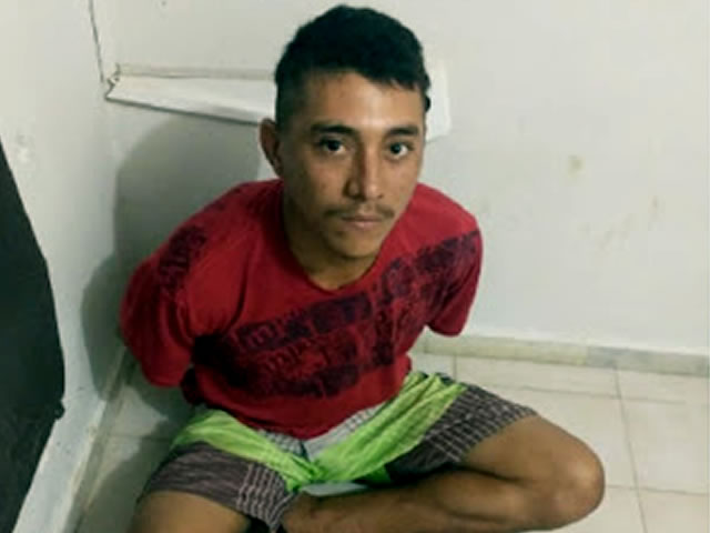 Diante do flagrante, o acusado recebeu voz de prisão e foi conduzido à delegacia de Polícia Civil (Foto: Reprodução)