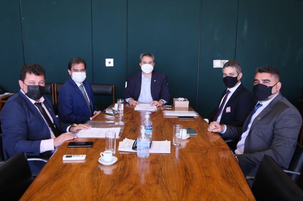 O encontro aconteceu em Brasília e eles debateram problemas da região (Foto: Divulgação)