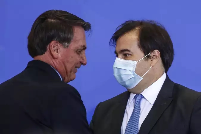 Jair Bolsonaro e Rodrigo Maia (Foto: AFP / Sergio LIMA)