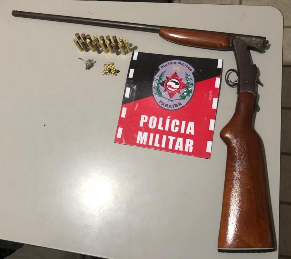 o acusado recebeu voz de prisão e foi conduzido à delegacia de Polícia Civil de Catolé do Rocha, para serem adotados os procedimentos que determina a Lei (Foto: Divulgação PMPB)