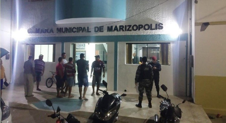 Votação de requerimento termina em confusão na Câmara de Marizópolis. (Foto: Reprodução).