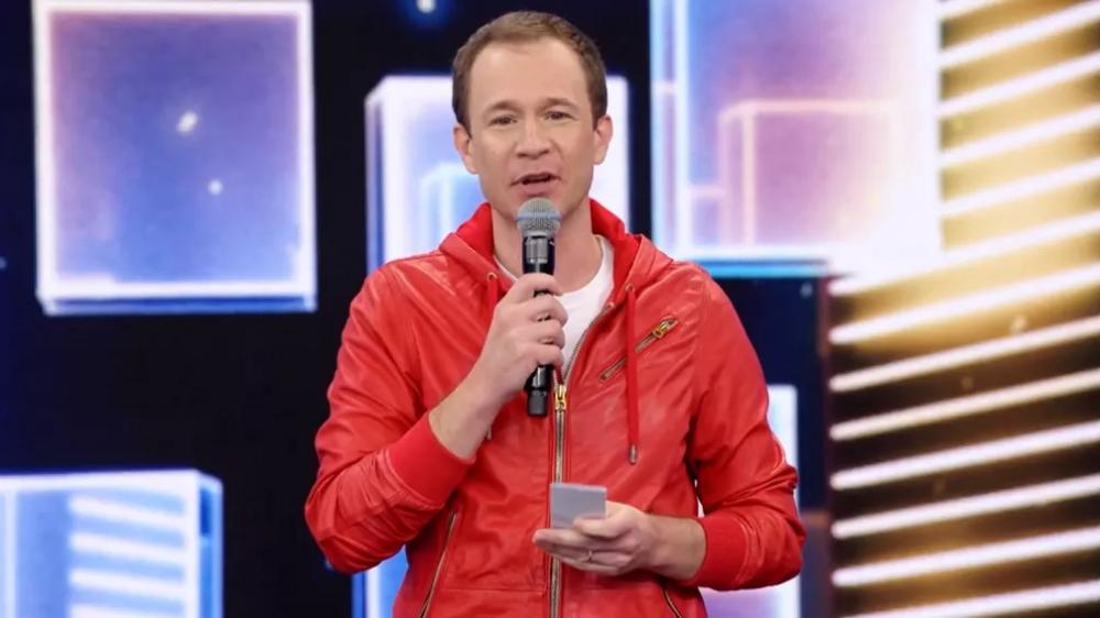 Tiago Leifert apresentou o 'Domingão do Faustão' no último domingo (13) — Foto: Reprodução/TV Globo