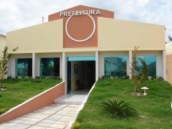 Prefeitura de Triunfo pretende gastar mais de R$ 113 mil com locação de caminhonete para gabinete do Prefeito