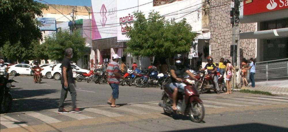Para os comerciários que percebem acima do piso salarial estabelecido na convenção, o reajuste mínimo a ser concedido pelos empregadores é de 5%. (Foto: Reprodução).