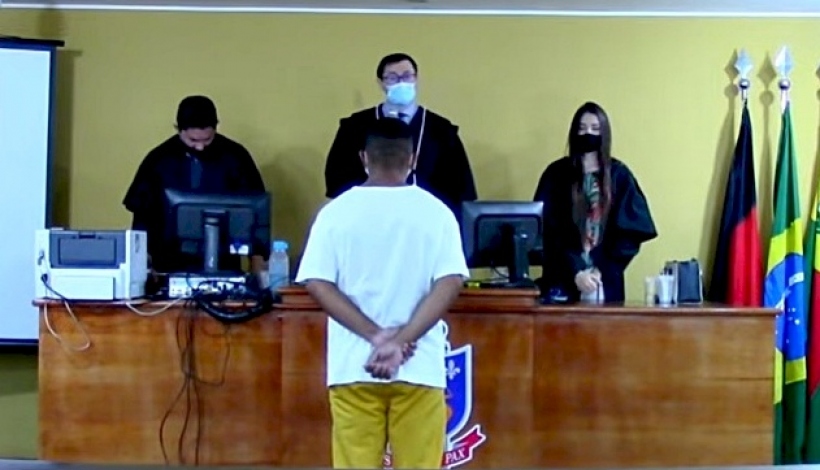 Réu confessa crime de homicídio durante júri e pede para ser condenado, em Conceição