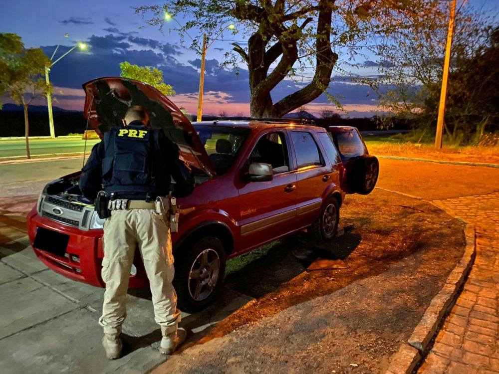 Diante do crime, o homem foi detido e conduzido à delegacia de Polícia Civil e deverá responder pelo crime de receptação (Foto: Divulgação PRF)
