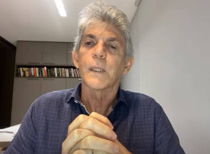 Além de Ricardo Coutinho, também são alvos da ação os seus irmãos. (Foto: Reprodução).