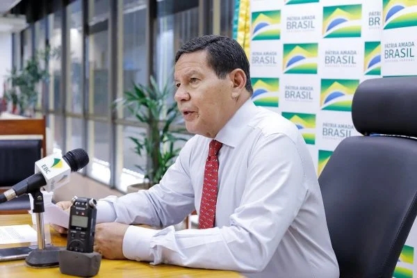 Vice-Presidente da República, Hamilton Mourão na gravação do programa 