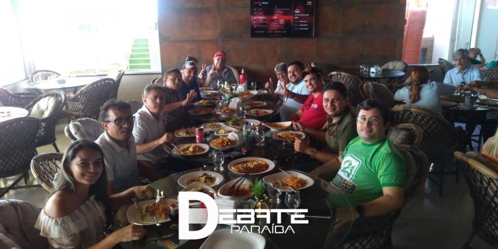 O encontro com a imprensa sousense aconteceu durante um almoço no Hotel Troodon. (Foto: Debate Paraíba).