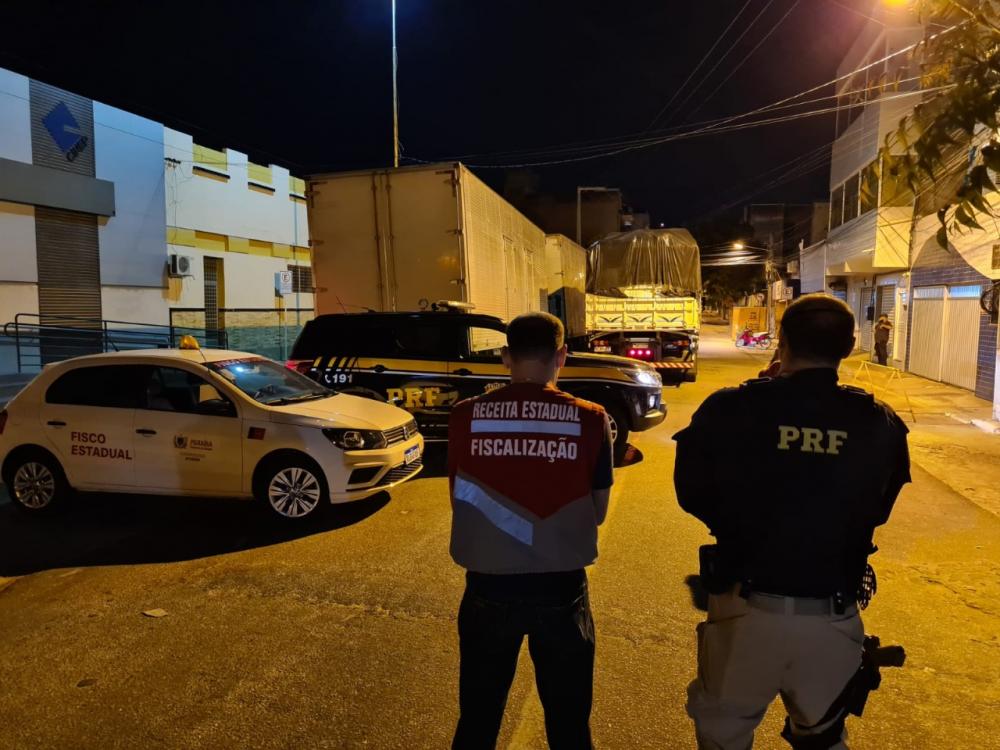 As mercadorias avaliadas em R$ 740.000,00 foram entregue para a Secretaria de Estado da Fazenda (Sefaz-PB) para serem tomadas as providências cabíveis (Foto: Divulgação PRF)