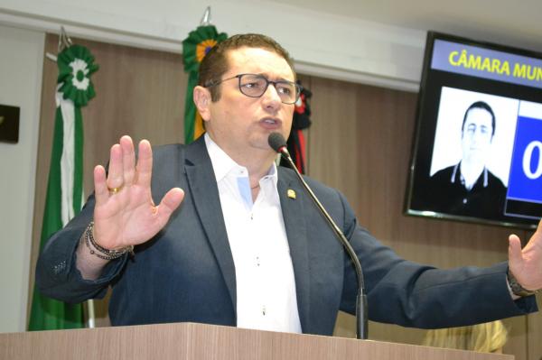 Vereador Cacá Gadelha volta a denunciar maus-tratos com animais e abandono do Canil Municipal em Sousa