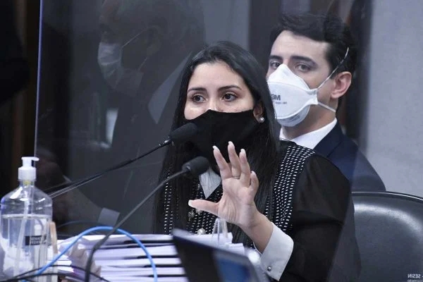 A advogada Bruna Morato na CPI da Covid, nesta terça-feira (28) (Foto: Roque de Sá/Agência Senado)