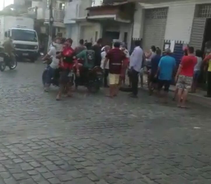 Guarnições da Polícia Militar ao terem conhecimento do crime iniciaram as diligências por toda a região, porém os criminosos não foram localizados e presos (Foto: Reprodução)