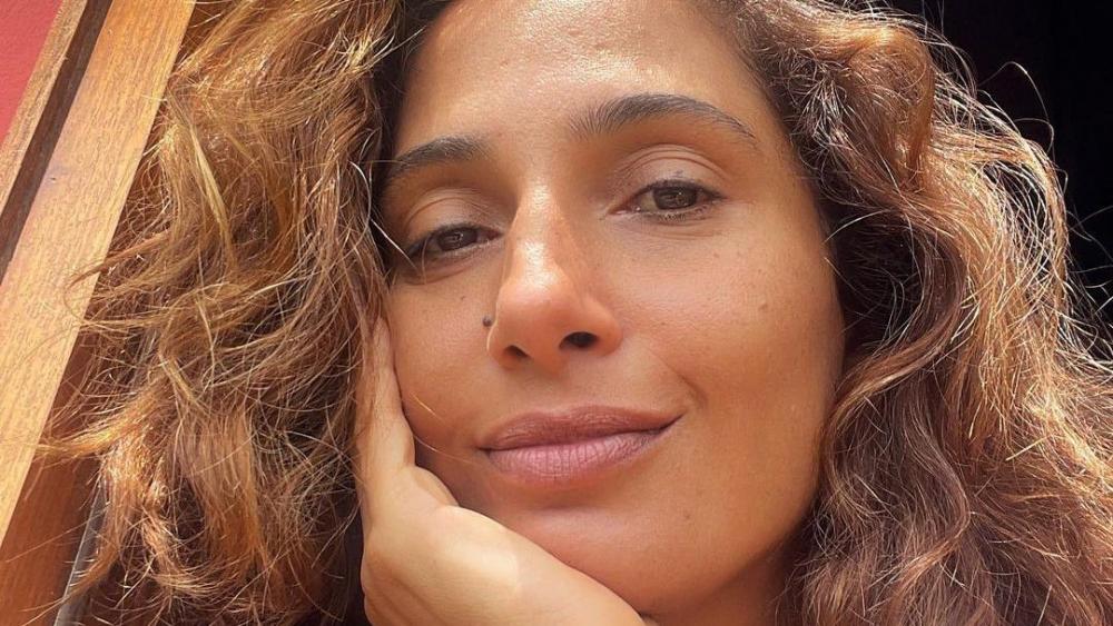 Camila Pitanga assumiu oficialmente o namoro com o professor Patrick Pessoa (Foto: Reprodução/Instagram)