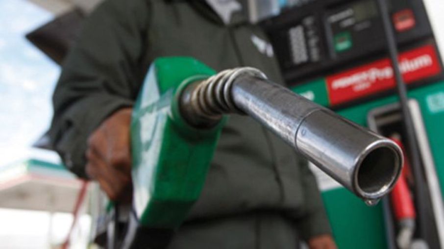 A redução segue a queda do preço do petróleo no mercado internacional. (Foto: Reprodução).