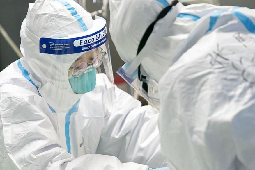 Os anticorpos não são uma vacina, mas existe a possibilidade de aplicá-los em pessoas do grupo de risco com o objetivo de impedir que contraiam. (Foto: Reprodução).
