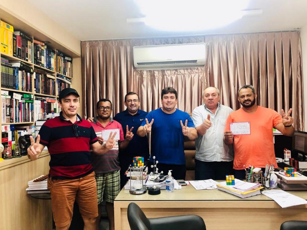 Johny do Açaí deve bater esteira para vereadores da situação em Sousa. (Foto: Reprodução).