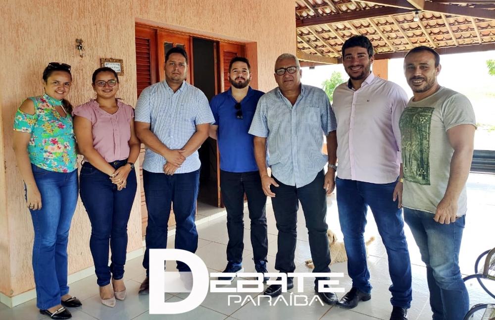 Prefeito de Aparecida se reúne com Secretários e Sindicato e determina pagamento da GEAD dos professores