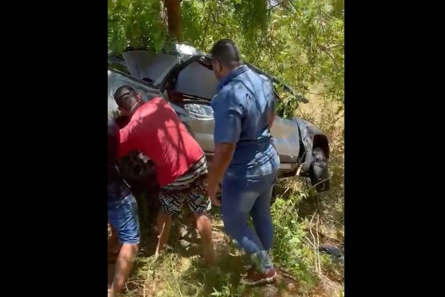 A colisão ocorreu na PB-293, entre as cidades de Brejo do Cruz e Belém do Brejo do Cruz, no sertão paraibano. (Foto: Reprodução/Debate Paraíba)