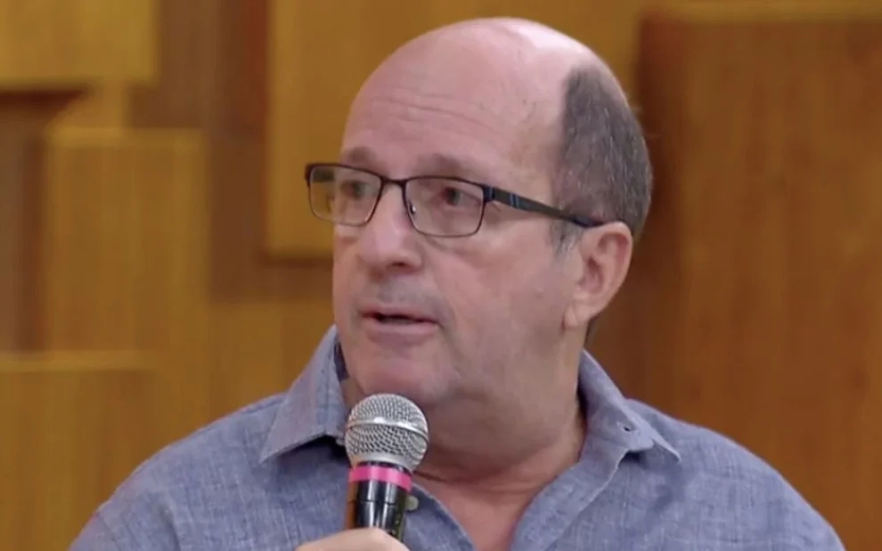 Marcos Uchoa durante participação no Encontro com Fátima Bernardes; jornalista pediu demissão da Globo. (Foto: Reprodução/TV Globo)