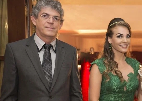 Jornalista e ex-primeira-dama do Estado, Pâmela Bório é inocentada de acusações de calúnia e difamação feitas por Ricardo Coutinho