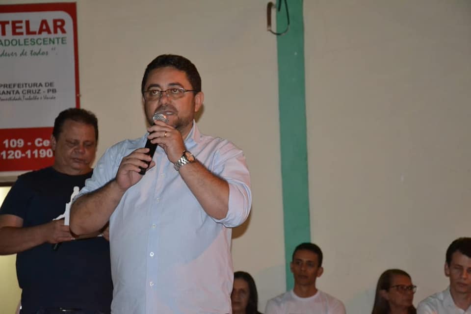 Prefeito de Santa Cruz é denunciado por crime eleitoral e improbidade administrativa