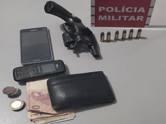 Diante do flagrante, o homem recebeu voz de prisão e foi encaminhado à delegacia de Polícia Civil para serem realizados os procedimentos que determina a Lei (Foto: Divulgação PMPB)