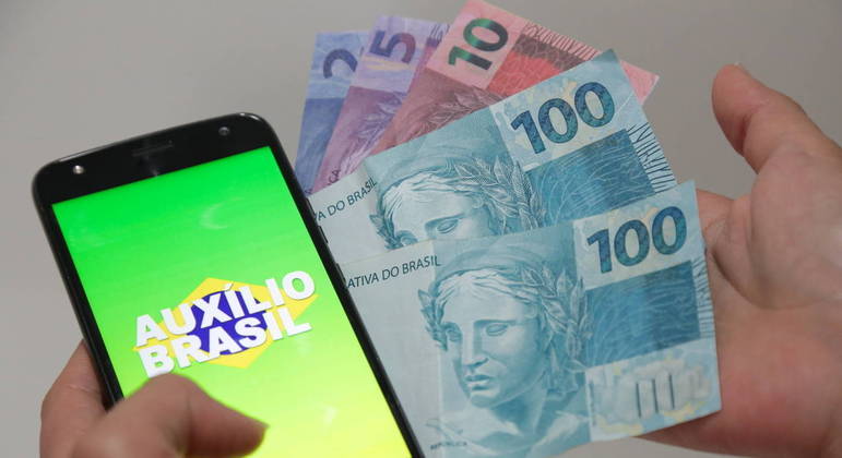 Caixa divulga calendário de pagamentos do Auxílio Brasil. Veja datas