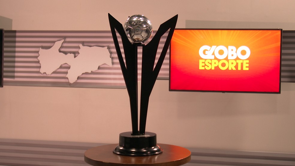 Troféu do Campeonato Paraibano, objeto de desejo dos 10 clubes da elite do futebol local — Foto: Reprodução / TV Cabo Branco