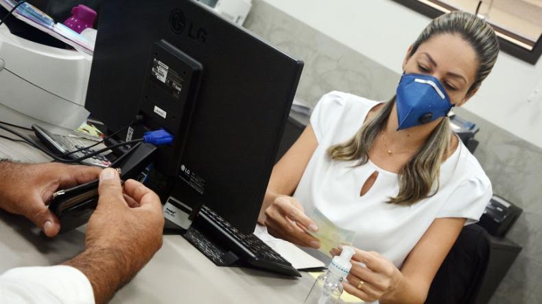 Devido a pandemia da Covid-19, essas transações já podem ser feitas por boleto bancário, cartão de débito e crédito. (Foto: Reprodução).