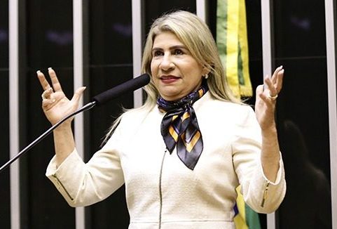 Recursos da Deputada Edna Henrique chegam a prefeitura de Sousa. (Foto: Reprodução).