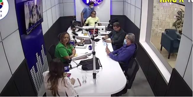 Bate-boca ao vivo: Vereadora Lana Dantas acusa Secretária de Tyrone de trocar serviços de saúde por voto em Sousa 