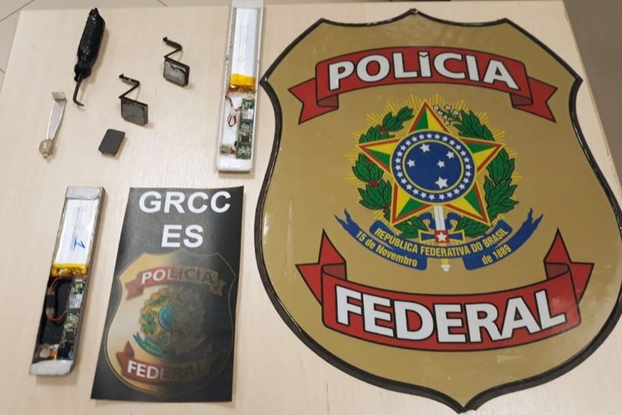 PF prendeu dois homens suspeitos de fraudar benefício do auxílio emergencial (Foto: Reprodução).
