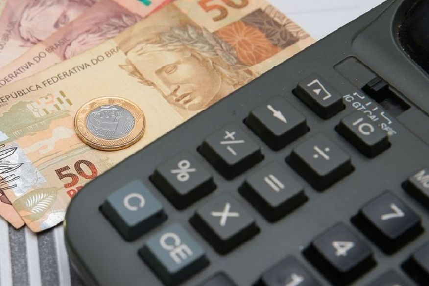 Ainda é necessário estar inscrito no PIS-PASEP há pelo menos cinco anos e ter os dados atualizados pelo empregador na Relação Anual de Informações Sociais (Rais). (Foto: Reprodução).