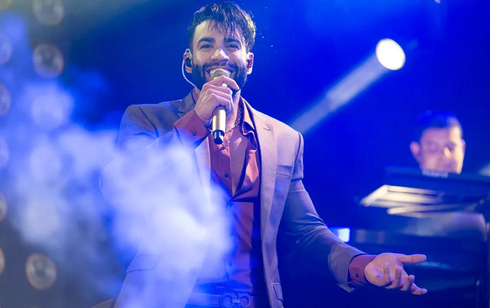Gusttavo Lima durante show em Ribeirão Preto — Foto: Érico Andrade/g1