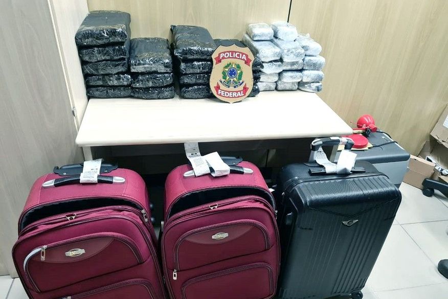 Na bagagem das mulheres havia 47 quilos de maconha (Foto: Polícia Federal).