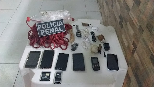 O material apreendido foi apresentado a direção da unidade prisional e em seguida o foi levado à Central de Polícia Civil para serem realizados os procedimentos que necessita o caso (Foto: Reprodução)