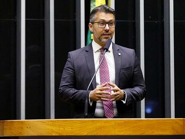 Leonardo Gadelha anuncia empenho para aquisição de máquinas e implementos agrícolas para Sousa