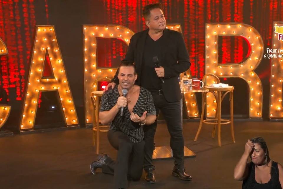 Naufragaram os planos para uma segunda edição do show ‘Cabaré em Casa’, parceria de Eduardo Costa com Leonardo. (Foto: Reprodução).
