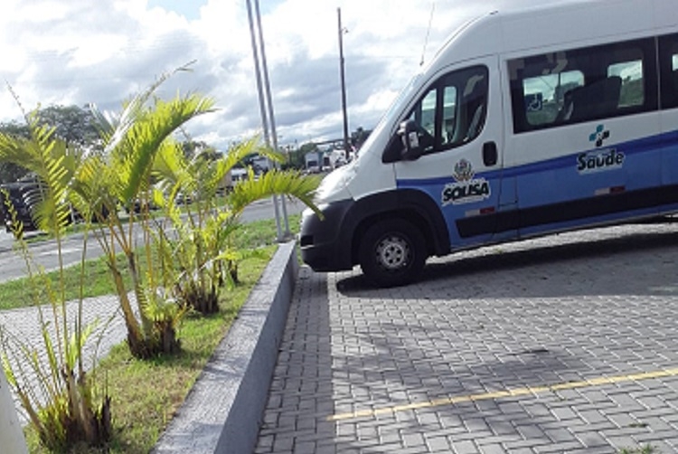 Carro da Prefeitura de Sousa é apreendido pela PRF; veículo estava com licenciamento atrasado e com uma série de irregularidades