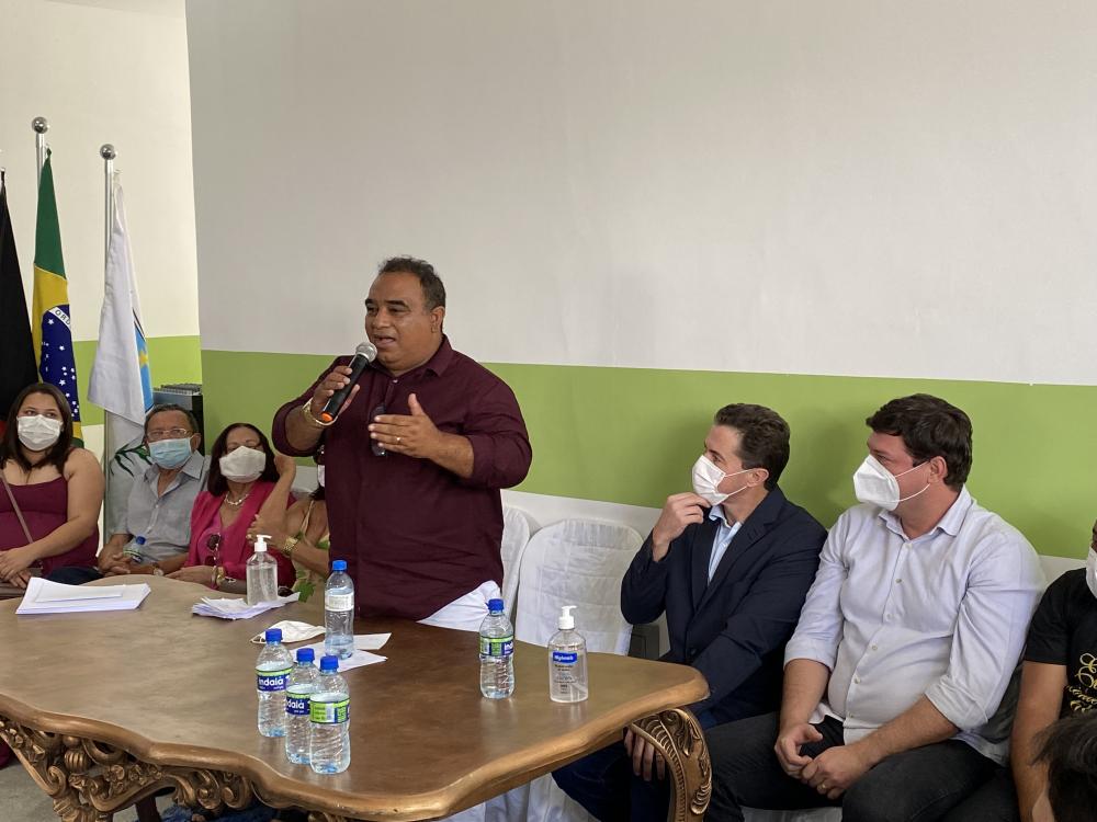 Prefeito sertanejo diz estranhar João Azevêdo querer apoio do MDB e de Veneziano, mas se aliar a adversários políticos do Senador