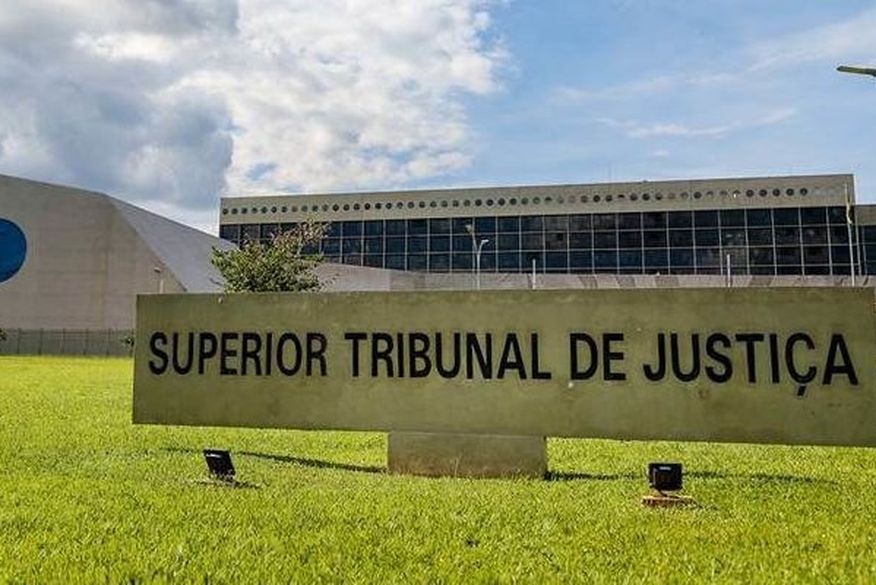 De acordo com a licitação, as poltronas serão usadas para compor ambientes do tribunal, não para uso dos magistrados. (Foto: Reprodução).