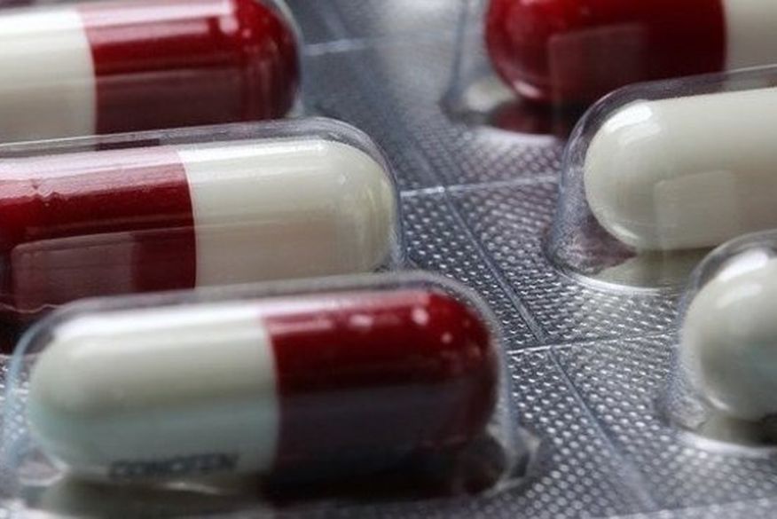 O Avifavir, conhecido genericamente como favipiravir, foi desenvolvido inicialmente nos anos 1990 por uma empresa japonesa (Foto: Reprodução).