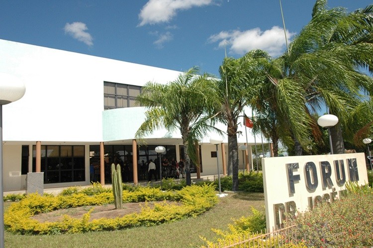 O Juiz Dr. Natan Figueiredo Oliveira derrubou a normativa e determina fechamento do comercio de Sousa. (Foto: Reprodução).