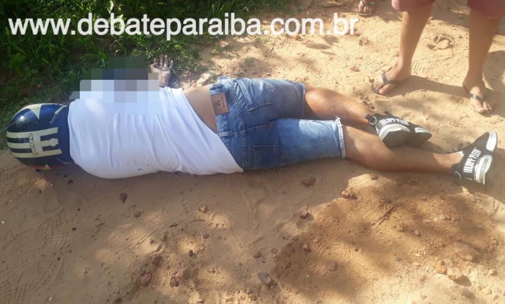 Após serem adotados os procedimentos cabíveis, o corpo da vítima foi encaminhado ao NUMOL para ser feita a necropsia (Foto: Reprodução)