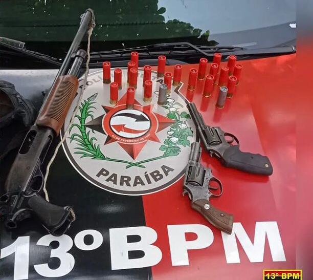 No local da apreensão, pessoas suspeitas de envolvimento com o crime foram detidas e posteriormente conduzidas à delegacia de Polícia Civil com todo o material apreendido (Foto: Reprodução)