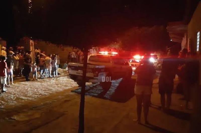 Após o crime, os suspeitos foragiram tomando destino ignorado. As vítimas foram socorridas pelo SAMU e por populares ao Hospital de Itaporanga (Foto: Reprodução Diamante Online)