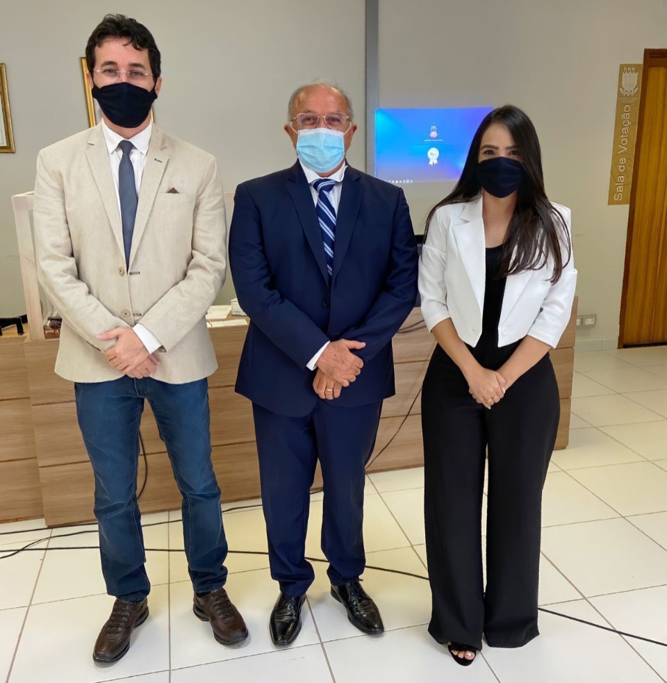 A defesa de Lucieldo foi composta pela advogada Luanda Morais e o advogado Abdon Lopes (Foto: Reprodução)